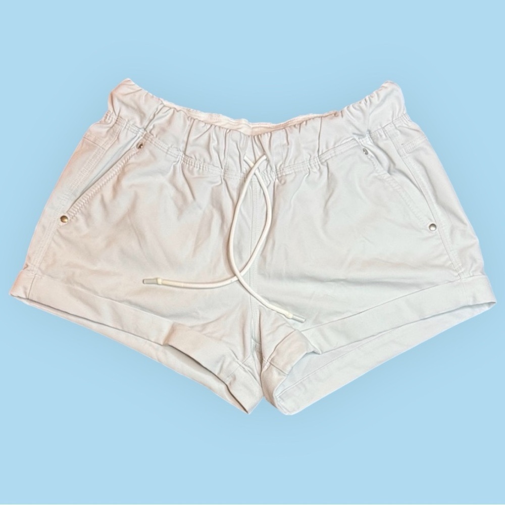 Lululemon Athletica Light Gray Athletic Shorts sz 4